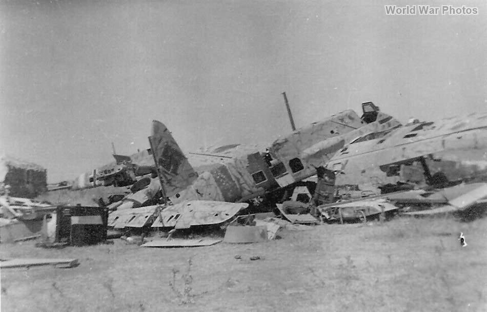 1943年北非战场上的亨舍尔 Hs 129。少量 Hs 129 曾投入北非作战,但因数量有限,未能对北非战局产生显著影响。