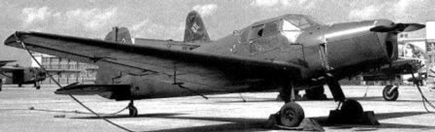 1945年，美国陆军航空队（USAAF）在印第安纳州弗里曼机场对缴获的 Bü 181「贝斯特曼」进行评估测试。战争末期，盟军系统性地收集德国航空装备，这种教练机被美方编号 FE-4611、FE-4612 运回本土研究，为战后了解德国航空训练体系提供了实物依据。