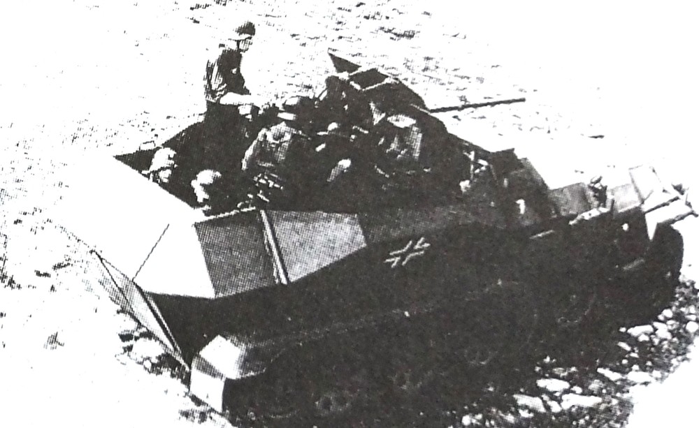 1942年,被德国空军运到东线苏联战场作实战测试的空军专用型251/17半履带防空炮车。该型炮车生产数量并不多,只装备了德军的「赫尔曼•戈林」伞兵装甲师防空团。