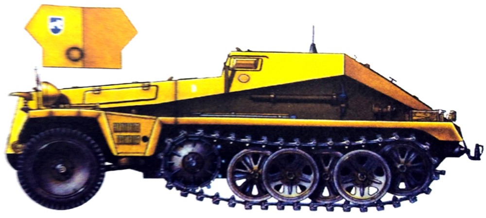 1943年夏天,东线苏联战场,德军第190突击炮营的一辆Sd.Kfz.252半履带装甲弹药运载车。