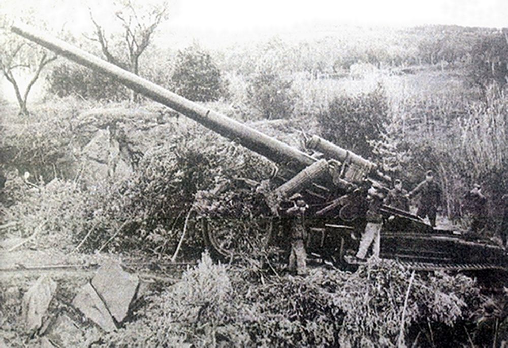 1944年2月，西线意大利战场，德军一门170毫米K18加农炮正向登陆安齐奥的盟军舰队射击，其给盟军舰队造成了极大的杀伤，战斗中德军共有2门170毫米K18加农炮受损。