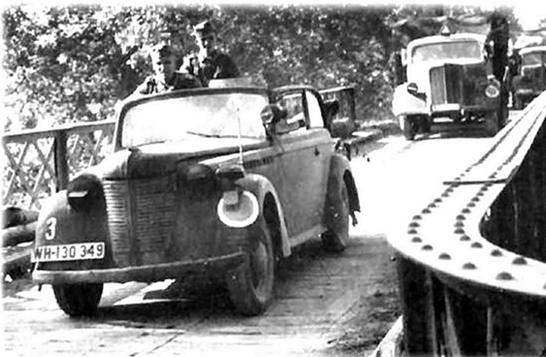 欧宝轻型军用小车