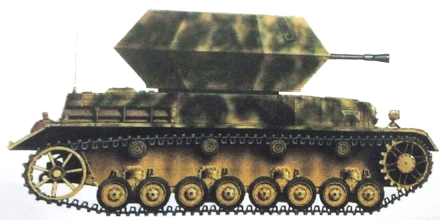 1945年4月,东线战场,德军一辆不明单位的「东风」自行高射炮车。