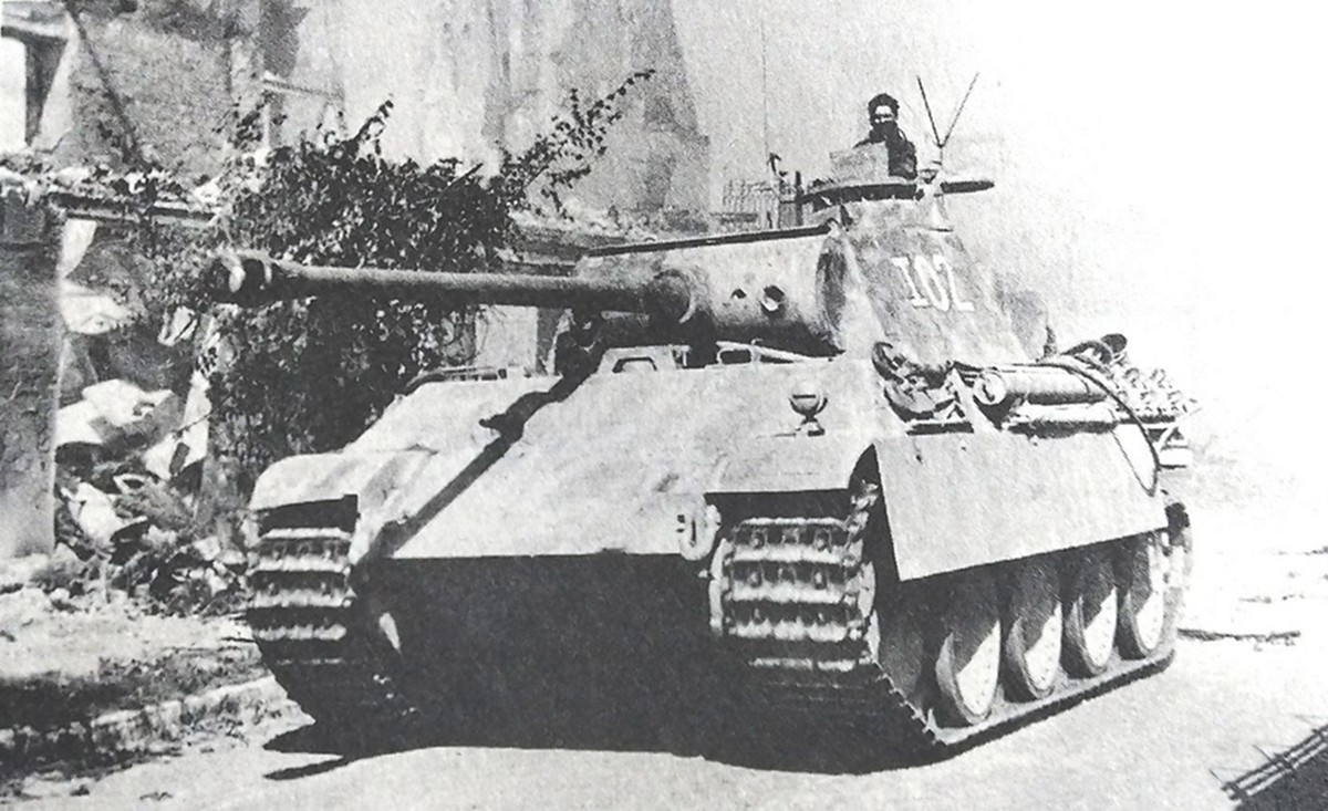 Ⅴ号豹式指挥坦克(Sd.Kfz.267和268 Bef.Pzwg.Panther)