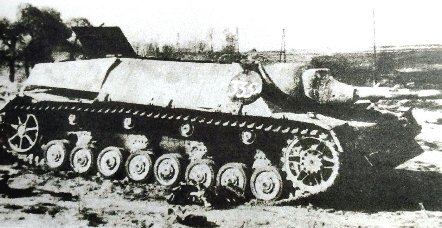 1945年3月东线匈牙利Lake Balaton地区，一辆被德军遗弃的L/48 Ⅳ号坦克歼击车。