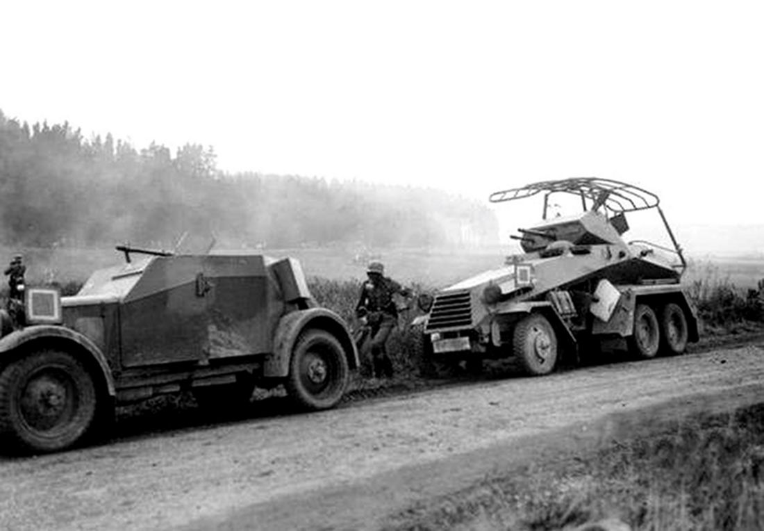 1940年，西线法国战场上的一辆正在执行战斗任务的Sd.Kfz.232型6轮装甲通讯车。