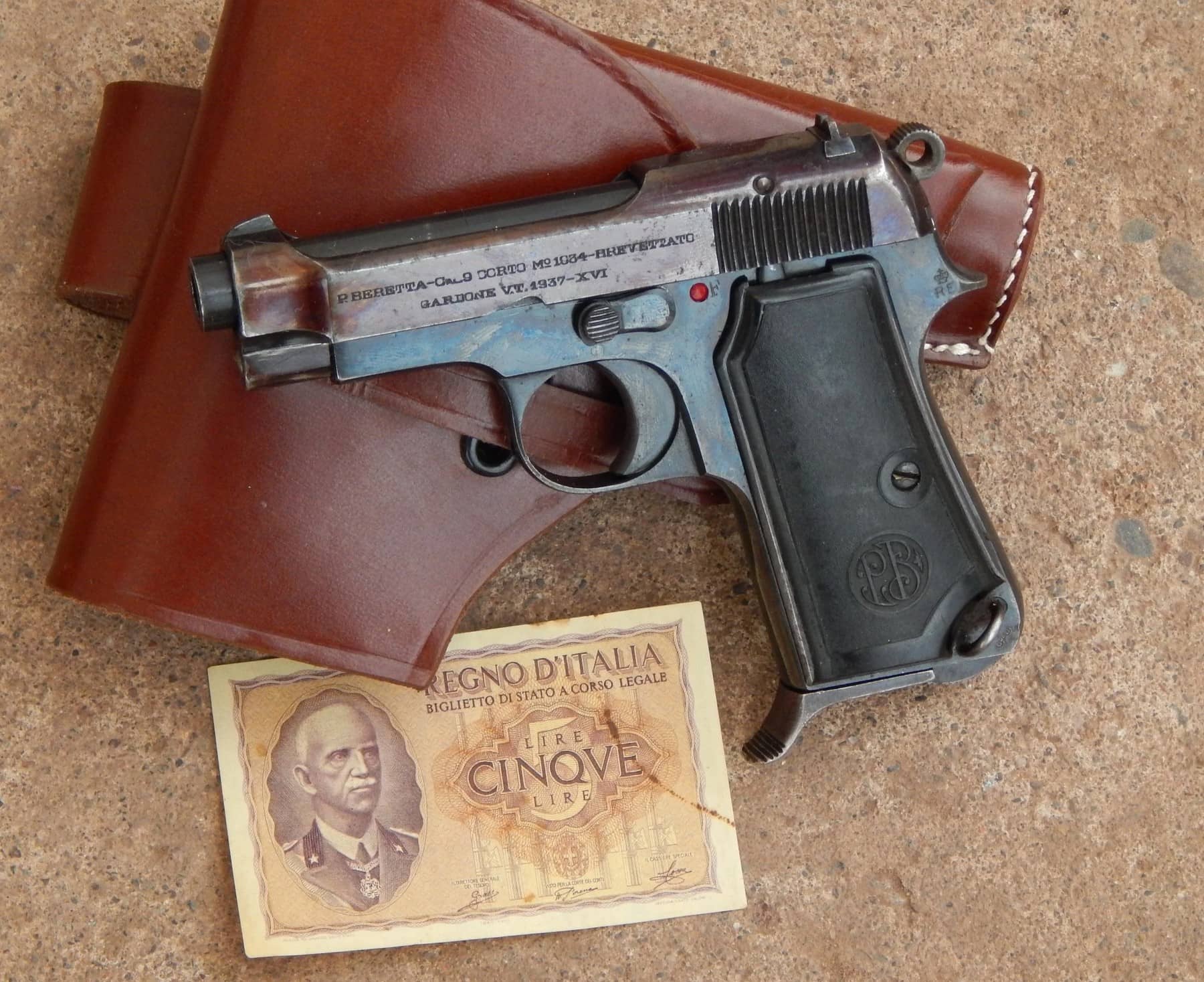 1937年生产的一把贝雷塔M1934手枪实拍。