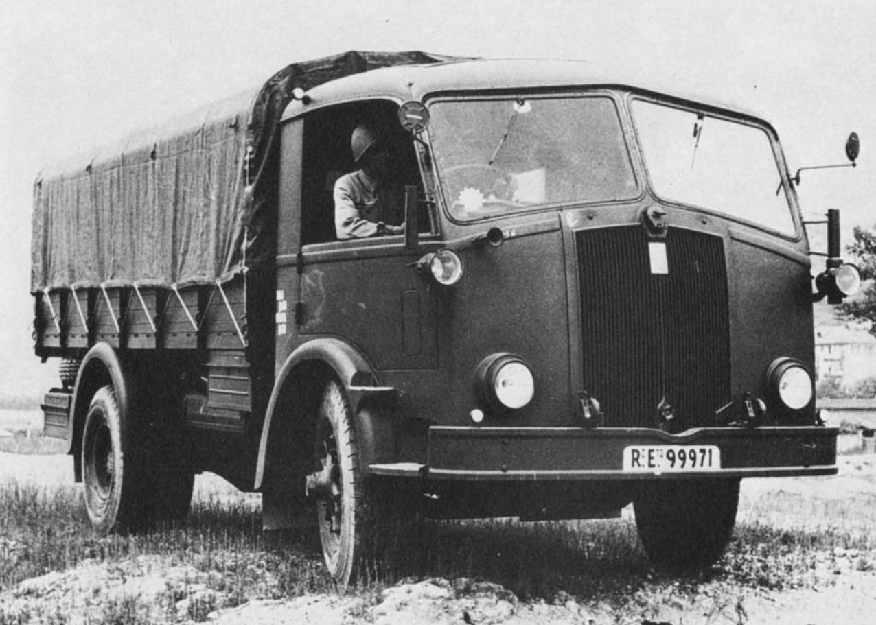 Fiat 666N型重型卡车的标准照。