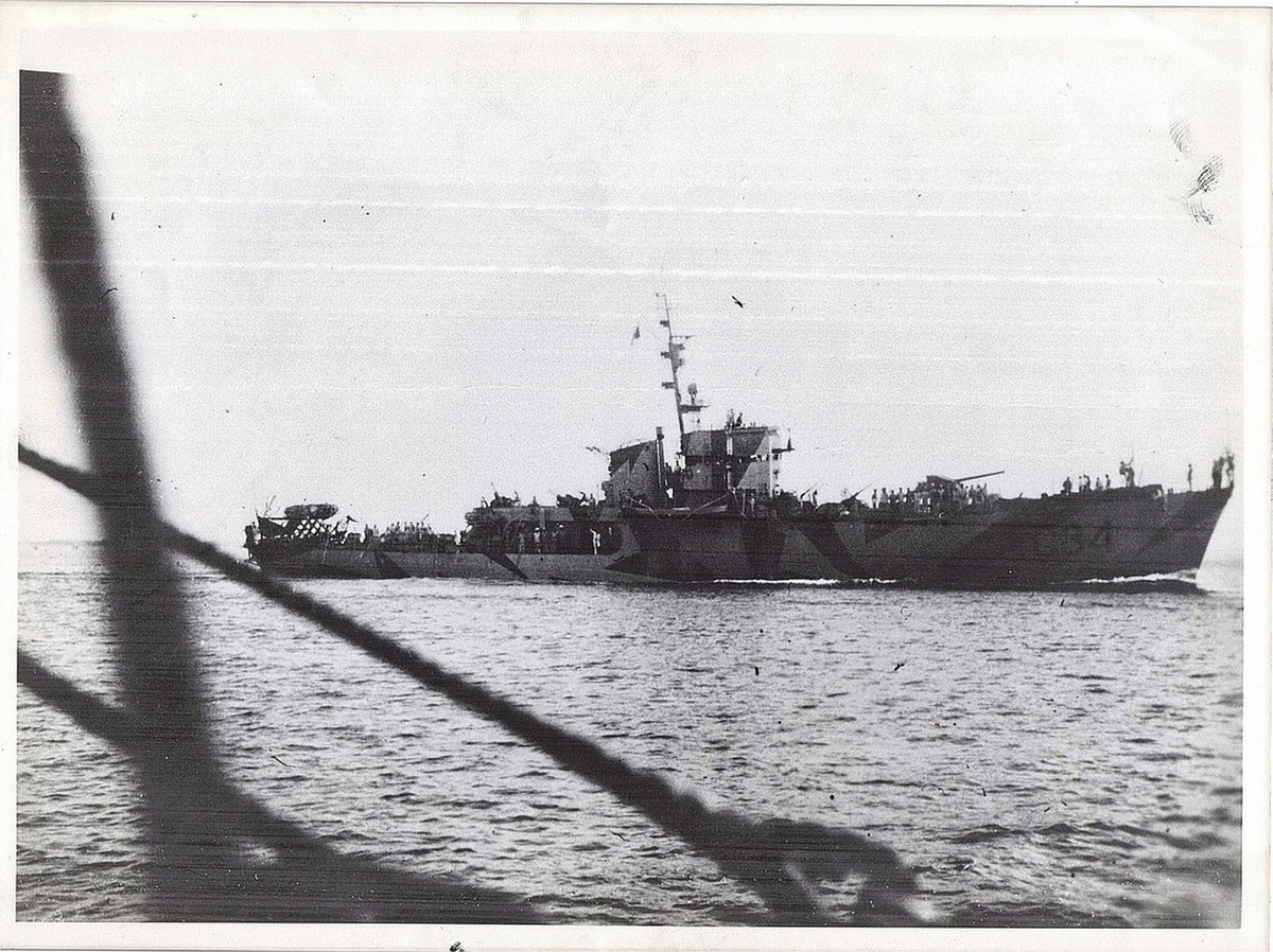 1943年9月意大利停战后，海鸥级护卫舰刺刀号（Baionetta）抵达布林迪西港，其曾负责将意大利国王与巴多格里奥元帅从奥尔托纳运往布林迪西。