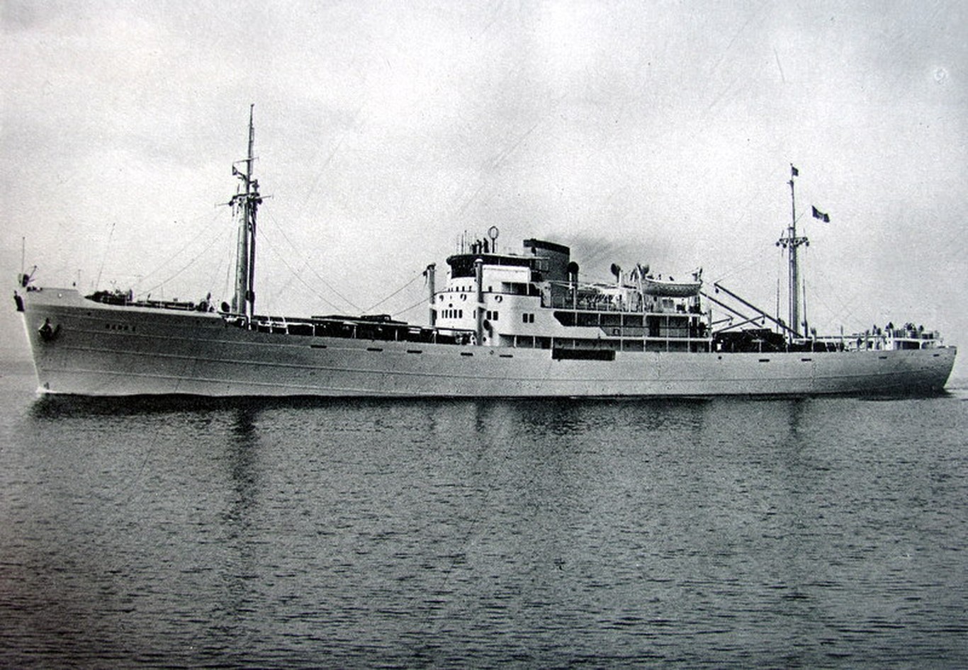 1937年由蒙法尔科内的CRDA造船厂建造的拉姆布二号（RAMB II）辅助运输舰。