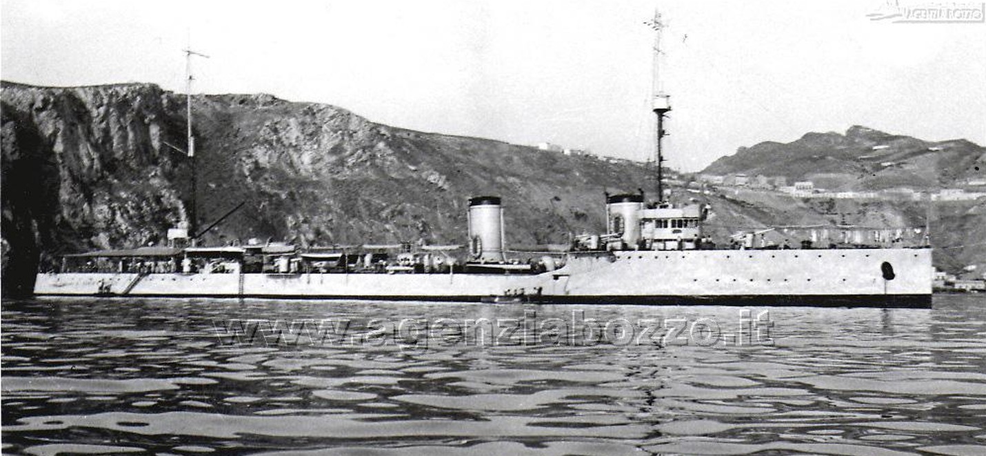 1938年米拉贝洛号停泊于摩洛哥丹吉尔港，时值该级在地中海执行围绕西班牙的「中立巡逻」任务，意大利官方亦于同年将米拉贝洛号与里博提号正式划归驱逐舰。
