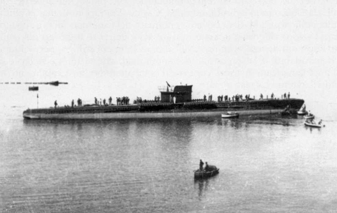 1943年4月11日下水的弗卢托级海鳝号潜艇(Murena),它在1944年9月被盟军空袭炸沉。