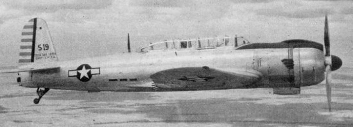 被美军TAIU(Technical Air Intelligence Unit,技术航空情报局)用作评估测试的天山舰上攻击机(B6N2)。