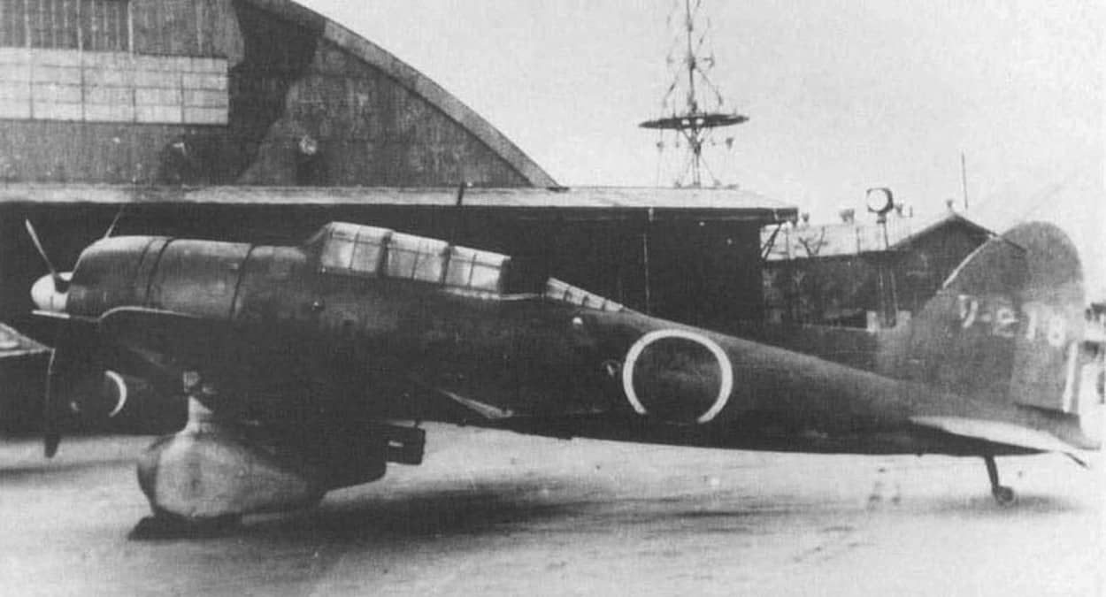 一架隶属吴市航空队的九九式舰上轰炸机(D3A2)。