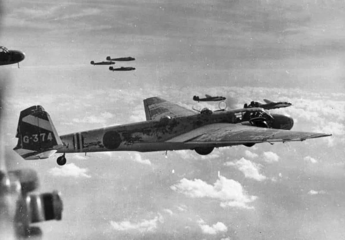 1940年,隶属于元山海军航空队(Genzan Air Group)的日本三菱九六陆攻(G3M2)轰炸机从汉口出发,飞临重庆上空实施大规模战略轰炸。