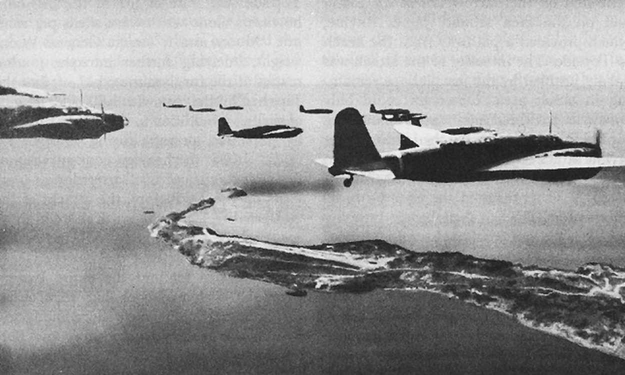 1941年12月至1942年5月,「第一次菲律宾战役」期间,轰炸科雷希多岛的九七式重爆二型甲(Ki-21-IIa)机队。