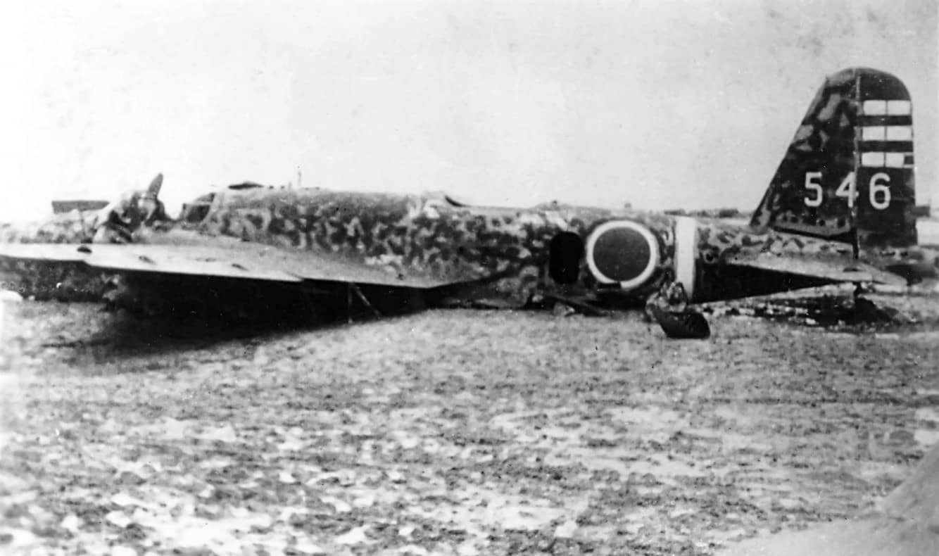 1945年5月24日,由所谓的「义烈空降队」实施「义号作战」,当天隶属于第3独立飞行队、编号「546」的九七式重爆二型(Ki-21-II)改装运输机强行着陆在冲绳读谷(Yontan)机场,机上的日军伞兵部队以自杀方式冲击机场、损毁部分设施装备后被美军全歼。