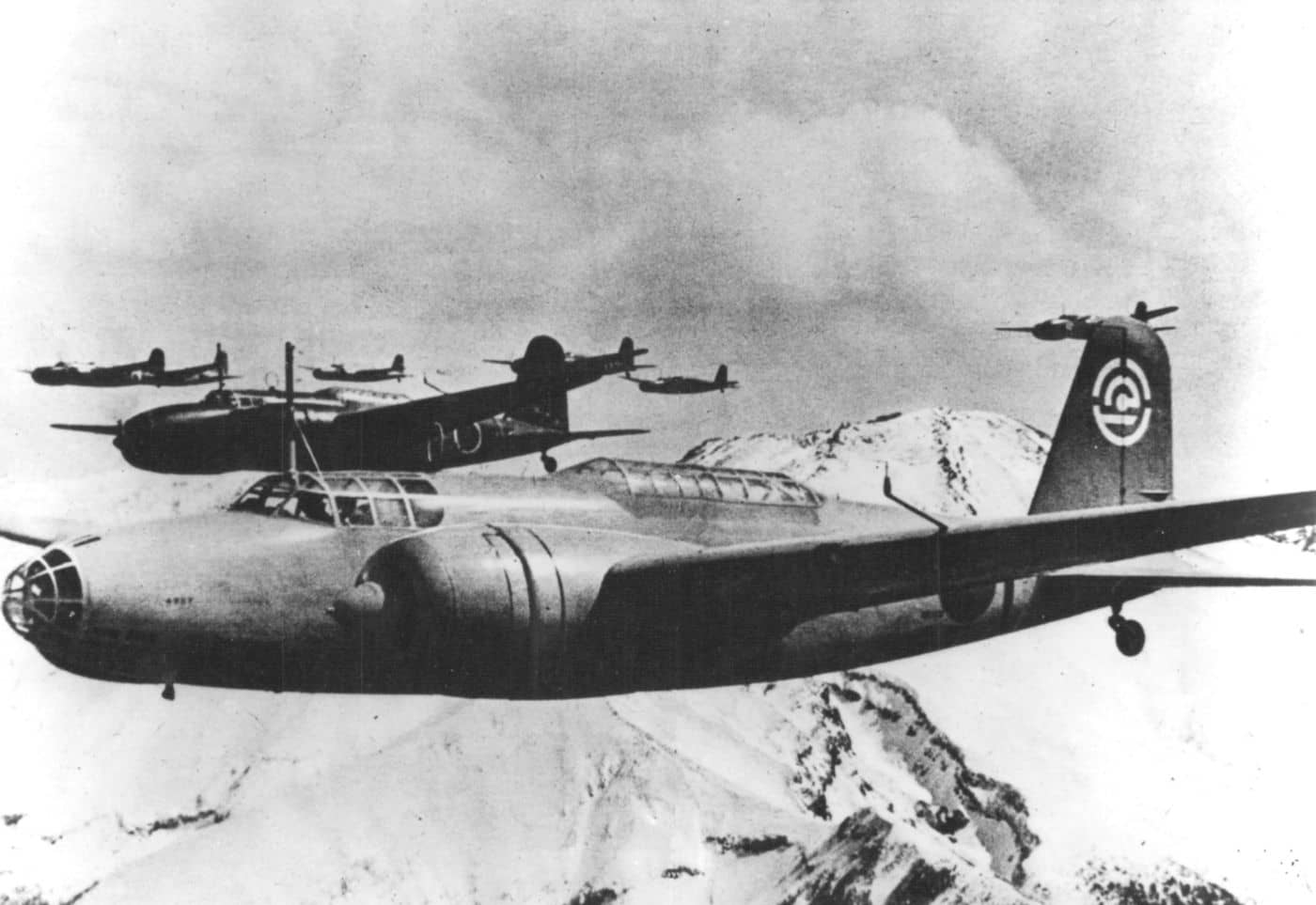 隶属于滨松陆军飞行学校的九七式重爆二型甲(Ki-21-IIa)。