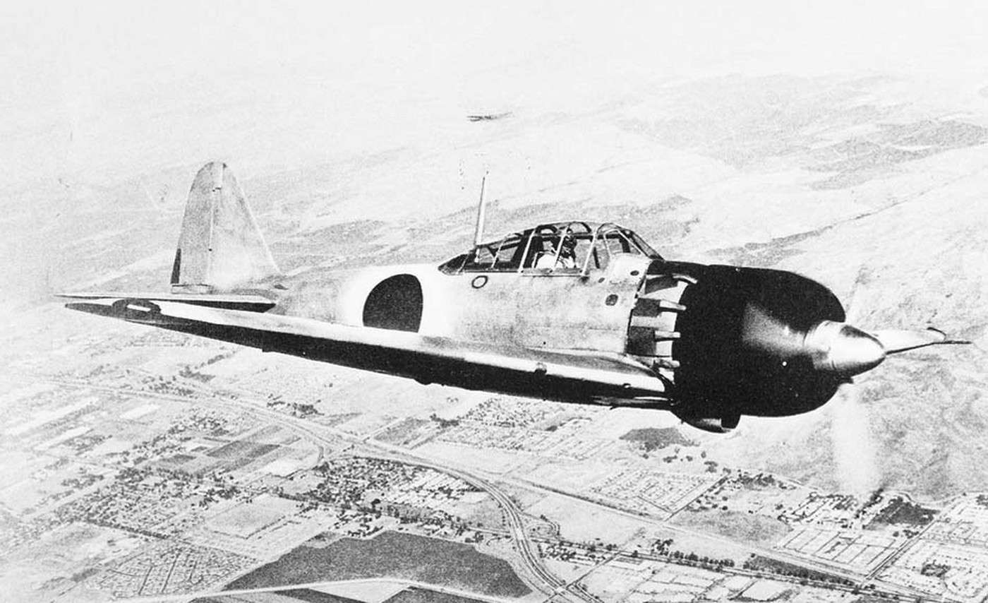 试飞中的A6M5零式(五二型)原型机。