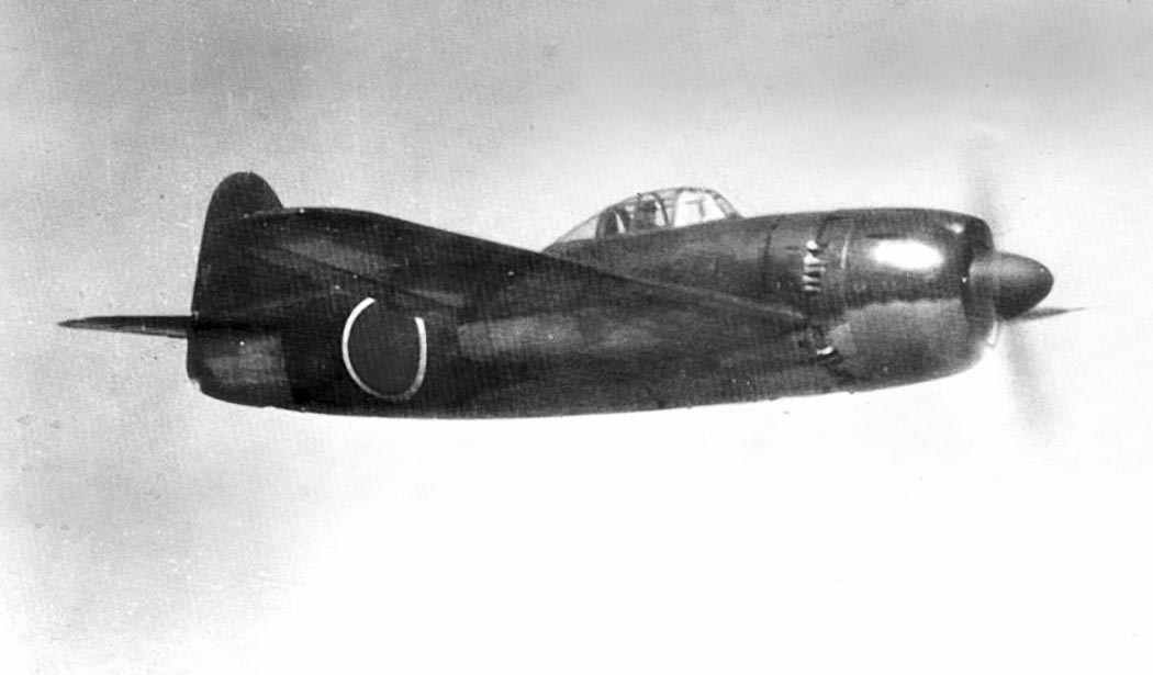 横须贺海军航空队装备的紫电（N1K1-J），本机为十一型早期量产型。
