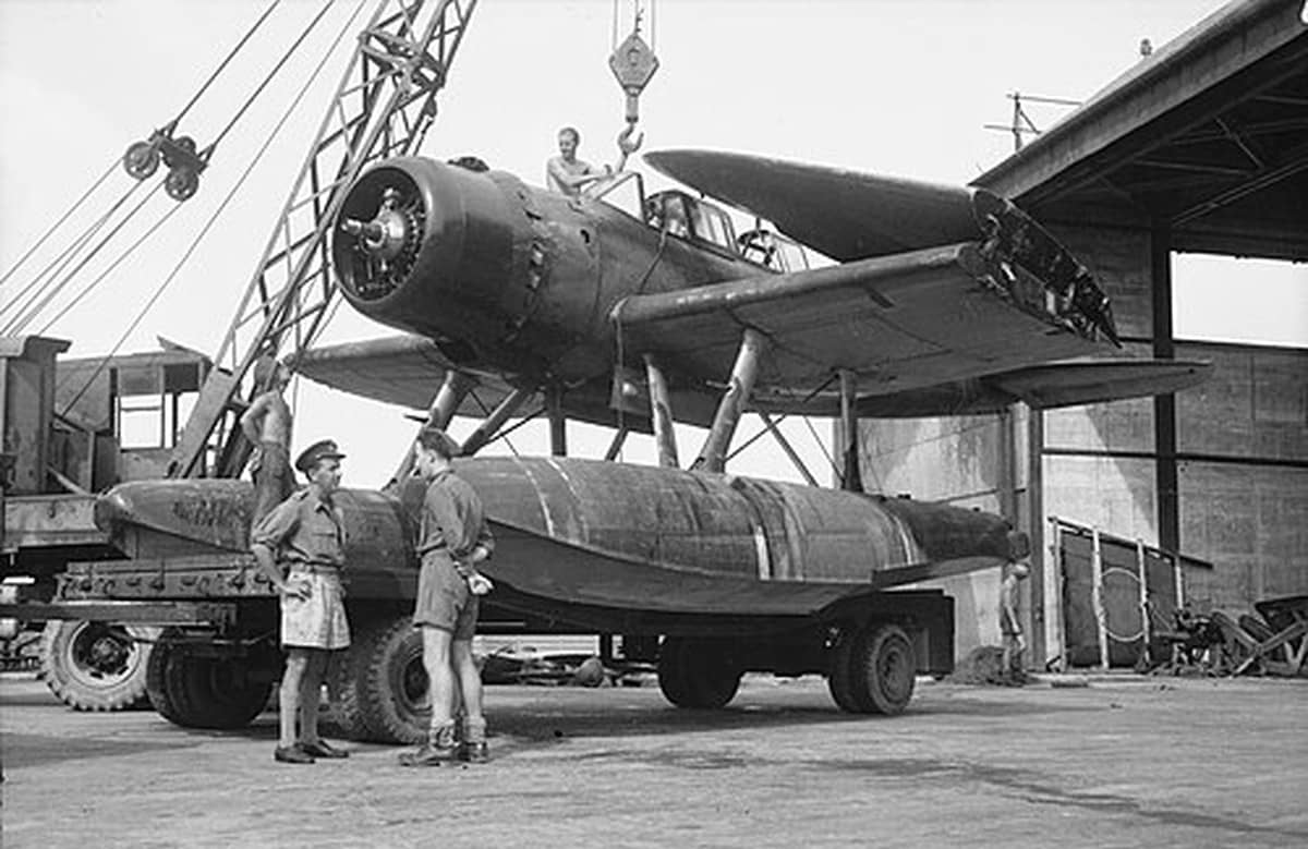 1945年间,新加坡,在塞莱塔英国皇家空军基地拍摄的零式水上侦察机(E13A)。