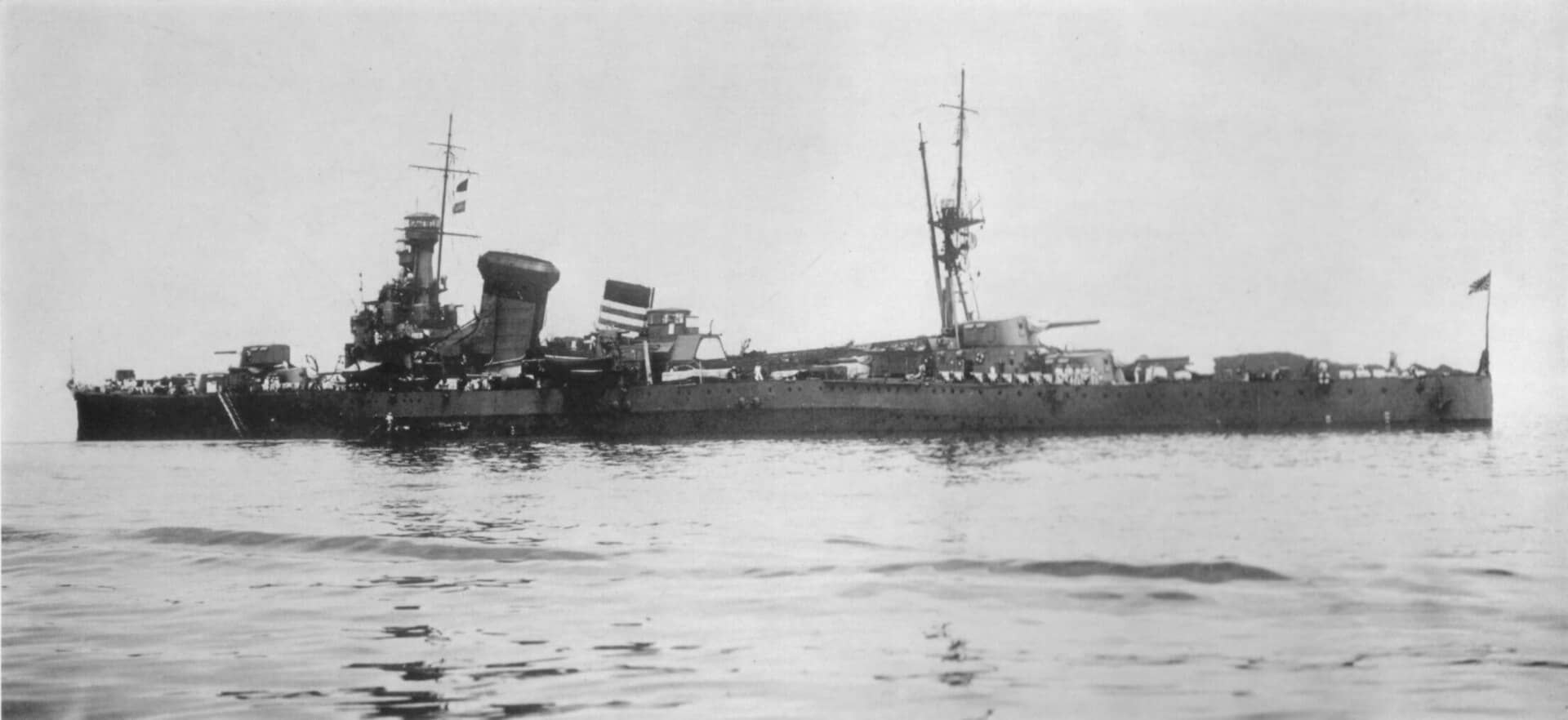1928年，从侧后方角度拍摄的加古号重巡洋舰。