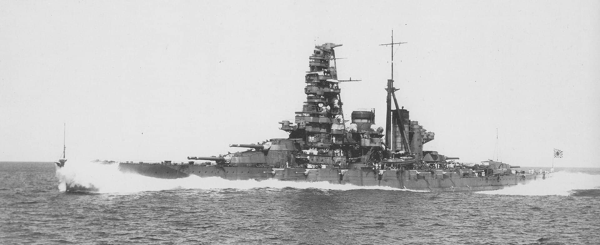 1934年，完成第二次改装后进行海试的「榛名」号战列舰。