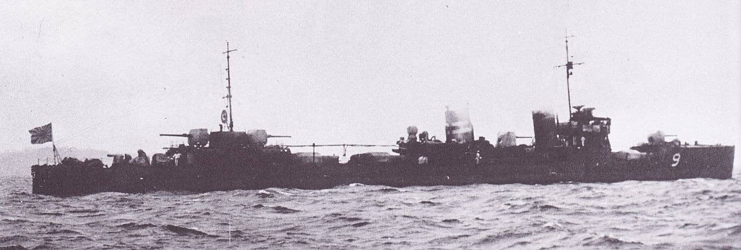1925年试航中的旗风号。1945年1月15日，旗风号在台湾高雄近海执行船团护卫任务时，遭美军舰载机炸沉。