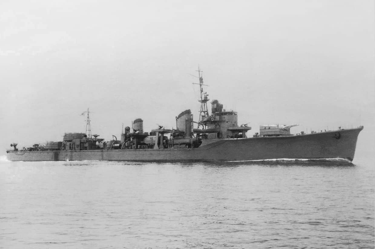 1944年5月15日，从浦贺出港的夕云级清霜号驱逐舰。