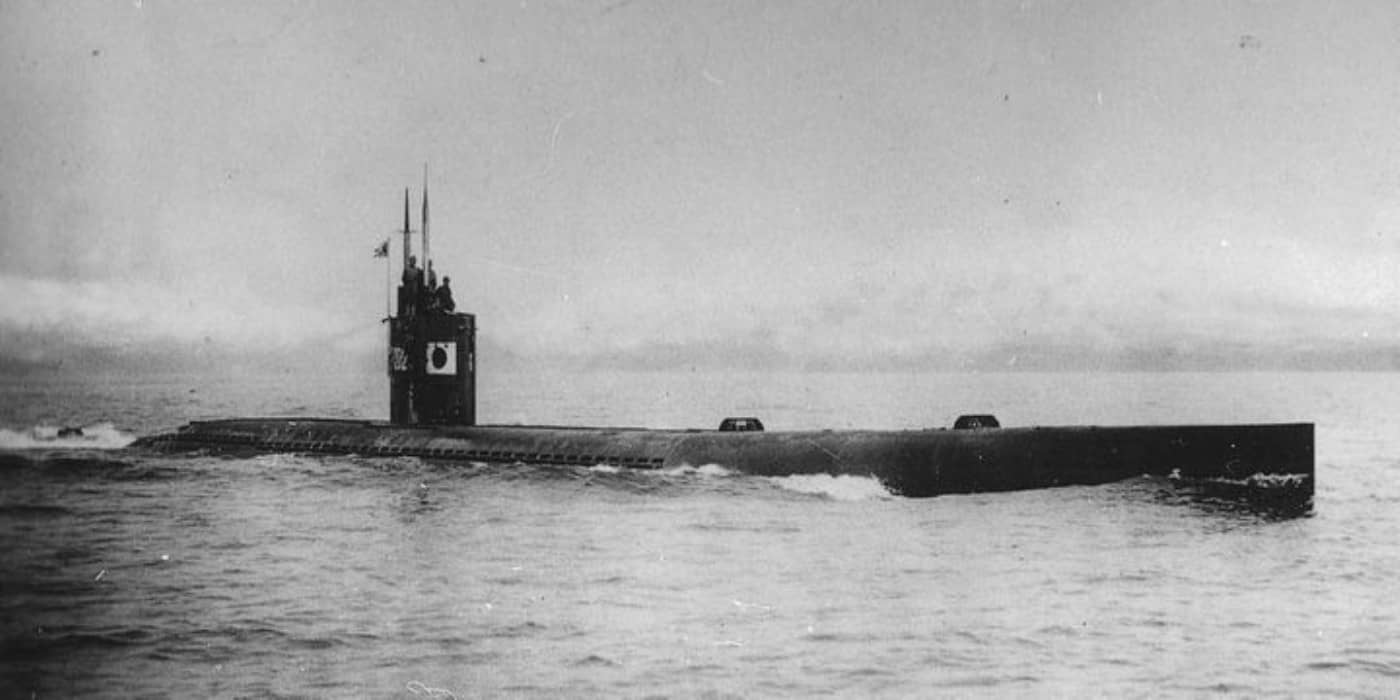 1945年5月，进行海上试航的波二百〇二号潜艇。