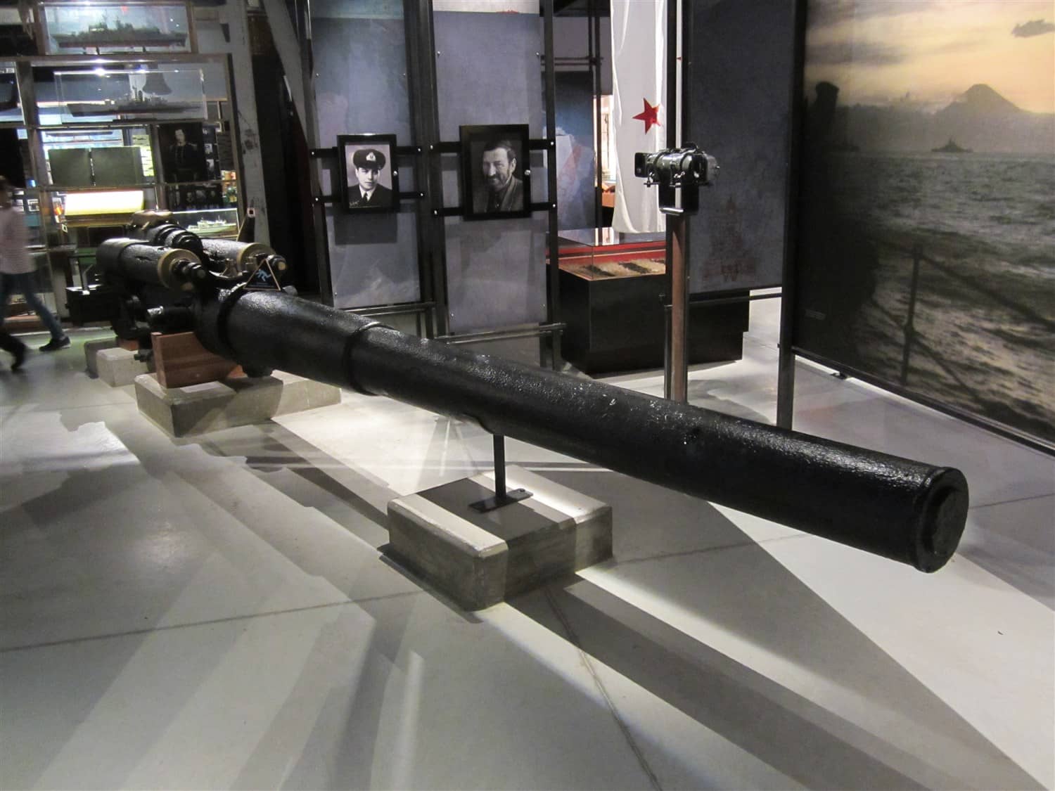 新西兰奥克兰鱼雷湾海军博物馆展出的伊一140毫米甲板炮,为1943年打捞伊一残骸后所得的实物,是巡潜一型幸存至今的少数遗物之一。