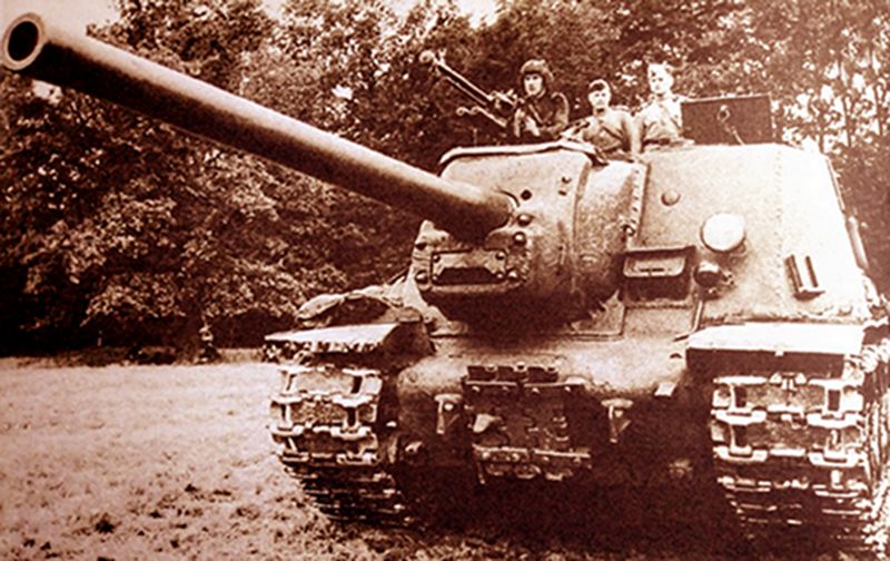 ISU-122型自行炮车