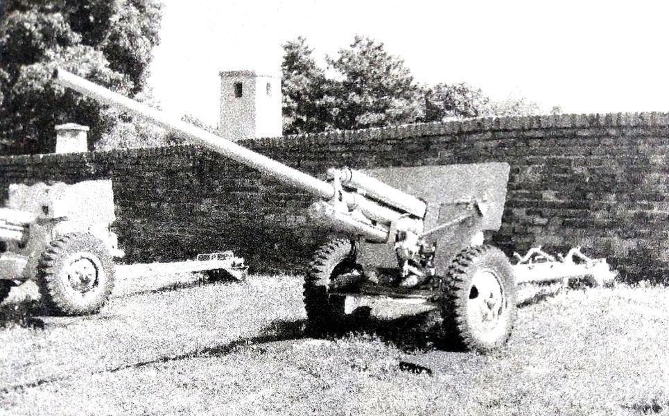 ZiS-30反坦克炮车改装使用的57毫米ZiS-2反坦克炮。