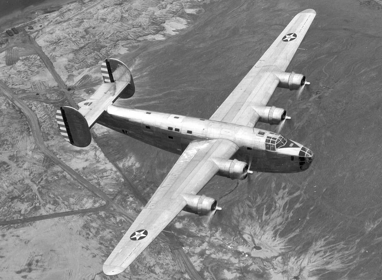 1939年,进行首飞测试的XB-24原型机。