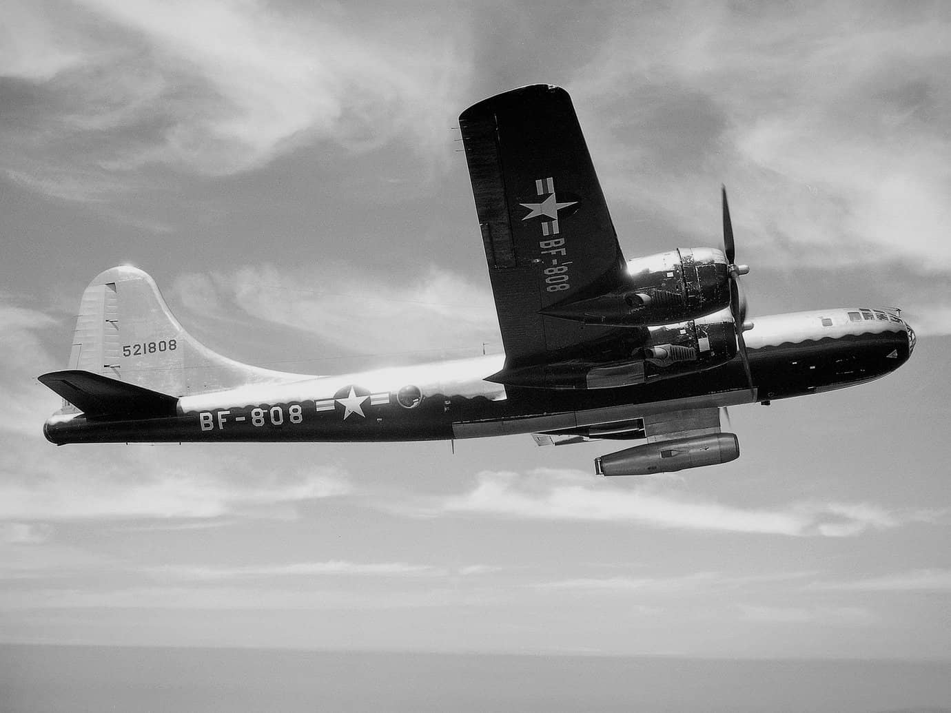 1948年8月21日,NACA(美国国家航空咨询委员会)的刘易斯飞行推进实验室(Lewis Flight Propulsion Laboratory)使用一架波音B-29「超级堡垒」轰炸机作为冲压发动机研究的试验平台。