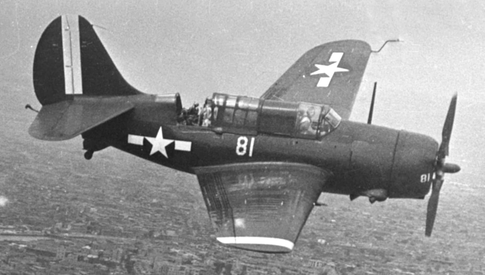 柯蒂斯 SB2C-5「地狱俯冲者」俯冲轰炸机