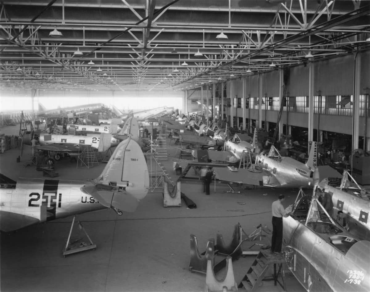 1938年,道格拉斯公司圣莫尼卡工厂的TBD-1「毁灭者」总装线。TBD-1生产规模不大,1937年至1939年间共生产约130架。