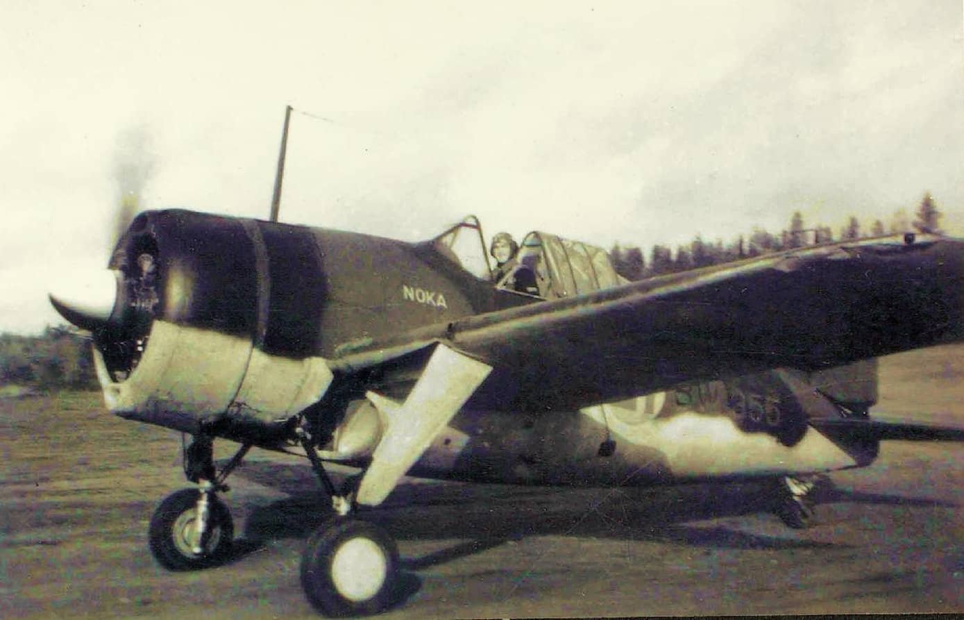 芬兰空军B-239「水牛」战斗机(编号BW-355)。该机由芬兰诺基亚公司捐款购置,机头涂有「NOKA」字样,隶属第24中队,1944年10月24日战损。「继续战争」期间,芬兰B-239机队以约26比1的交换比重创苏联空军。注:B-239(B代表Brewster,即生产厂商布鲁斯特)是F2A-1的出口型号。