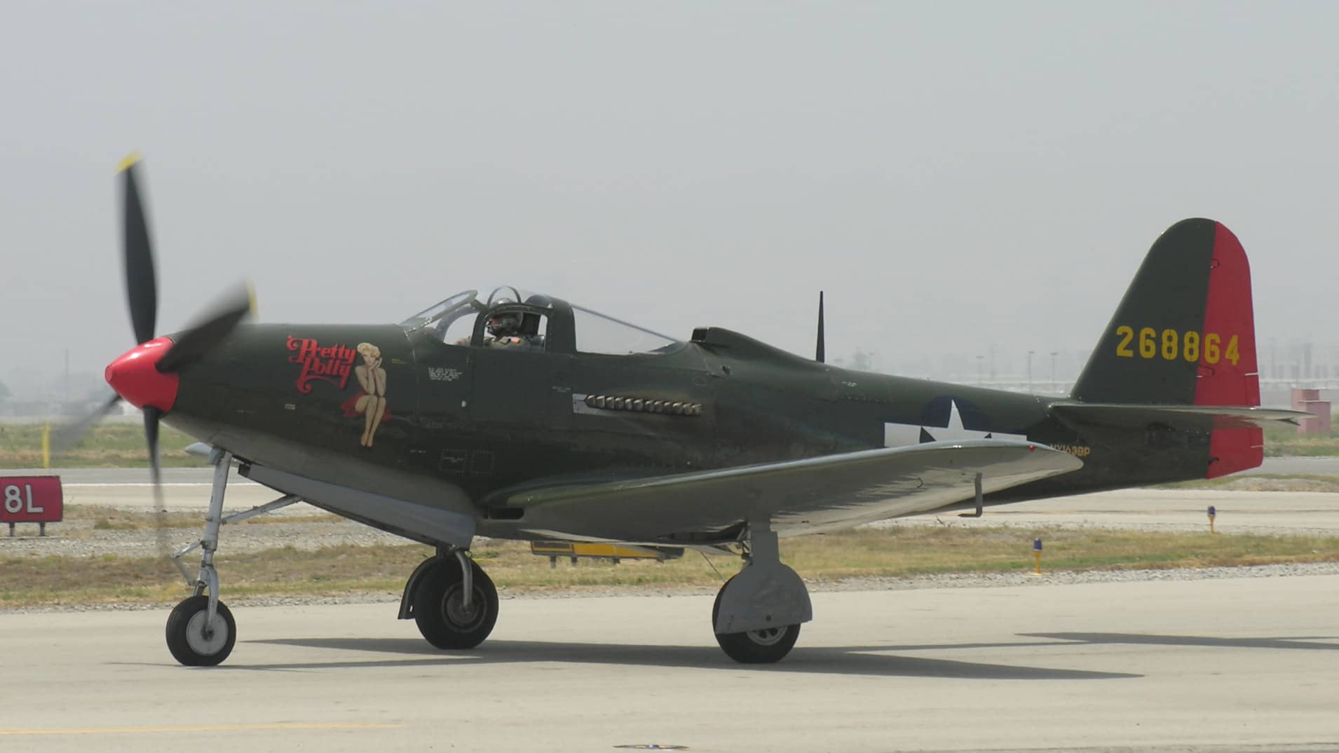 美国加州齐诺机场的P-63「眼镜王蛇」复刻机。美国陆军航空队从未将P-63投入实战,仅用于高级战斗机训练,如今多为私人收藏与航展表演。