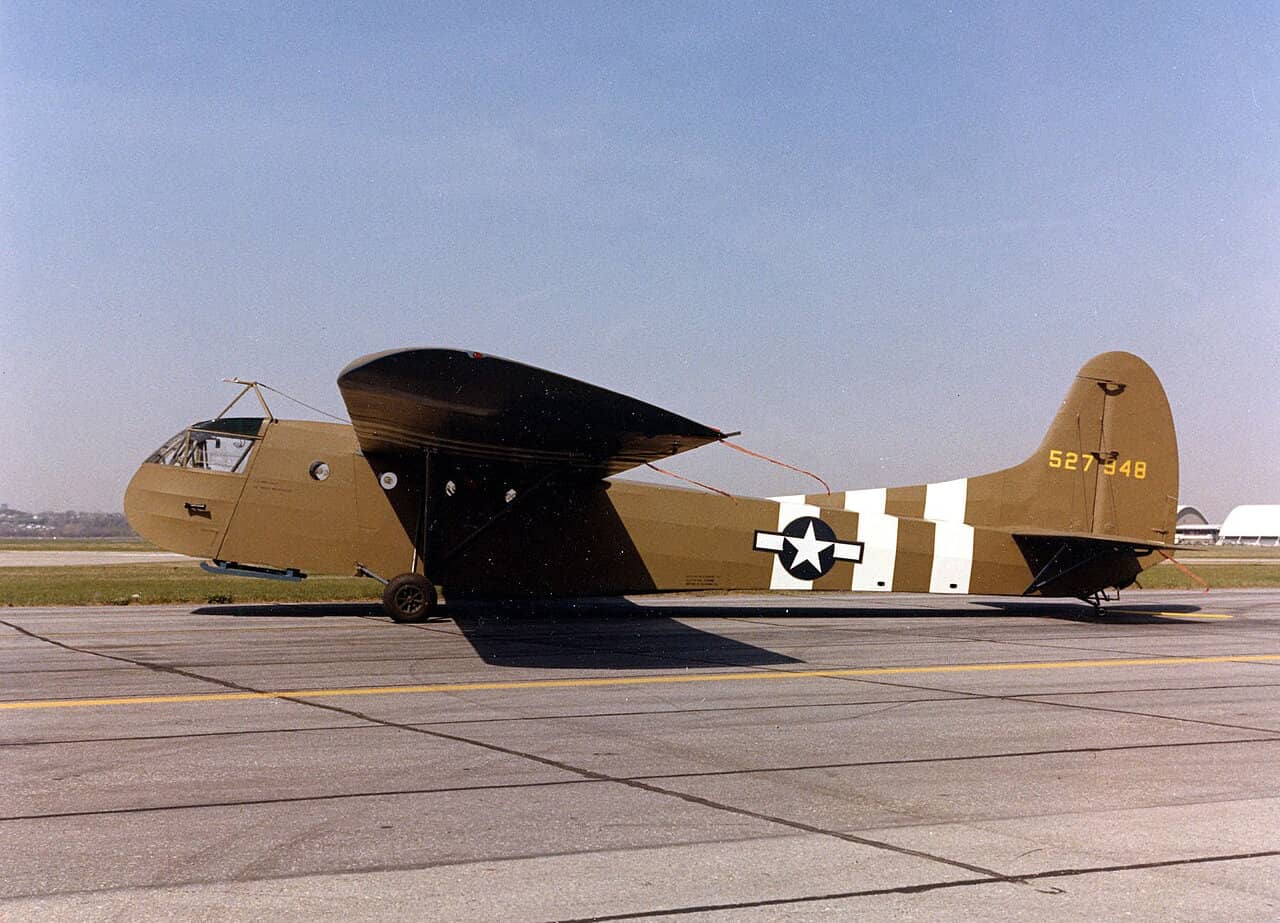 位于美国俄亥俄州代顿市美国空军国家博物馆（National Museum of the United States Air Force）内的一架美国陆军航空队瓦科 CG-4A-GN 型「哈德良」滑翔机（序列号：45-27948）。