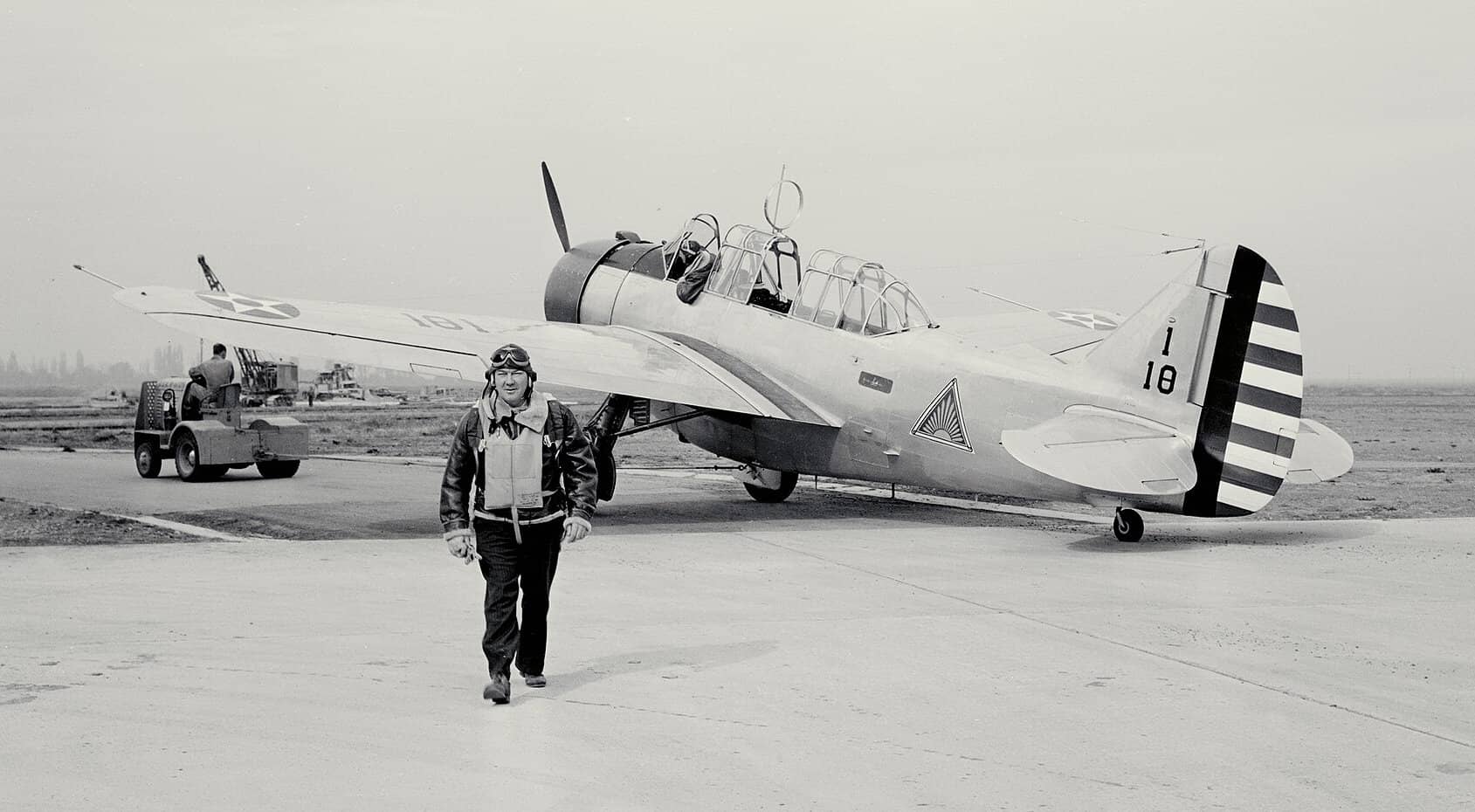 1940年11月16日，美国国家航空咨询委员会（NACA）的试飞员W.H. 麦卡沃伊（W.H. McAvoy）在加利福尼亚州（美国）的NACA艾姆斯研究中心（Ames Research Center）完成了一次早期试飞后归来。本次他驾驶的是一架隶属于第1侦察中队（1st Observation Squadron）的北美航空 O-47 观测机。
