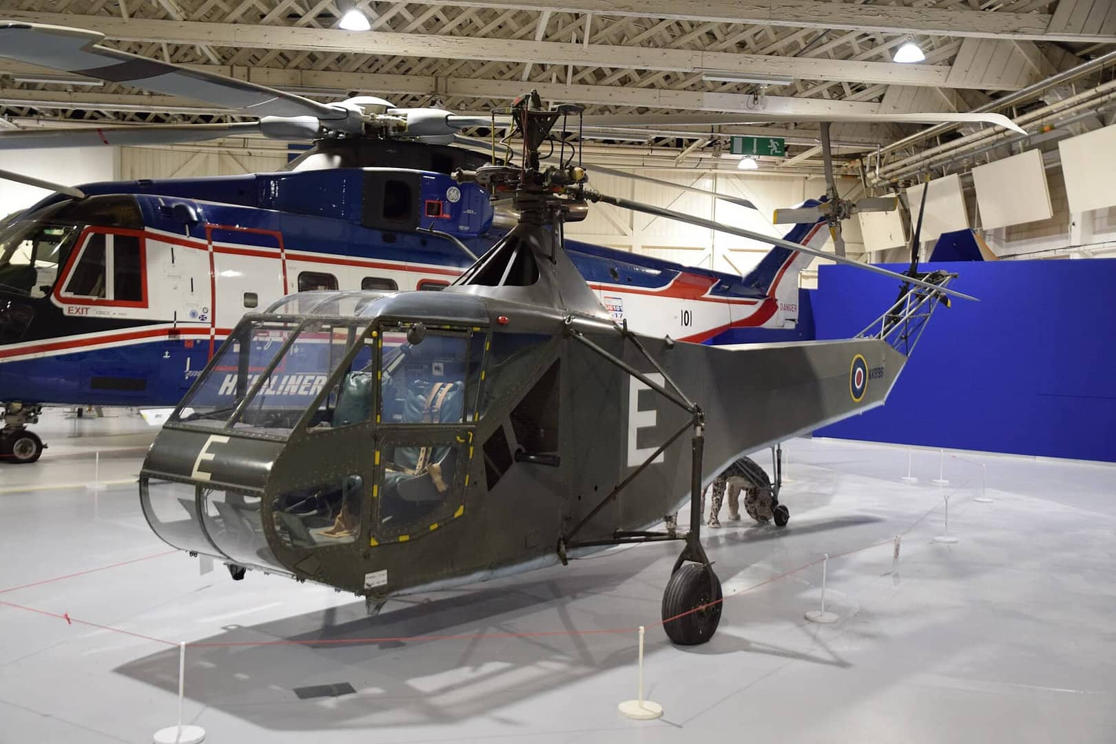 位于亨顿的英国皇家空军博物馆(RAF Museum)内展出的西科斯基「Hoverfly I」型(R-4)直升机。