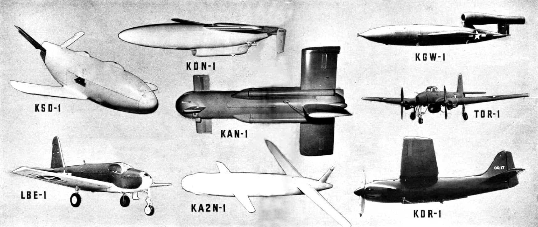 1945年,美国海军可用的各型无人机汇总表。包括(按逆时针方向):KDN-1、KSD-1、LBE-1、KA2N-1、KDR-1、TDR-1、KGW-1 和 KAN-1(中)。