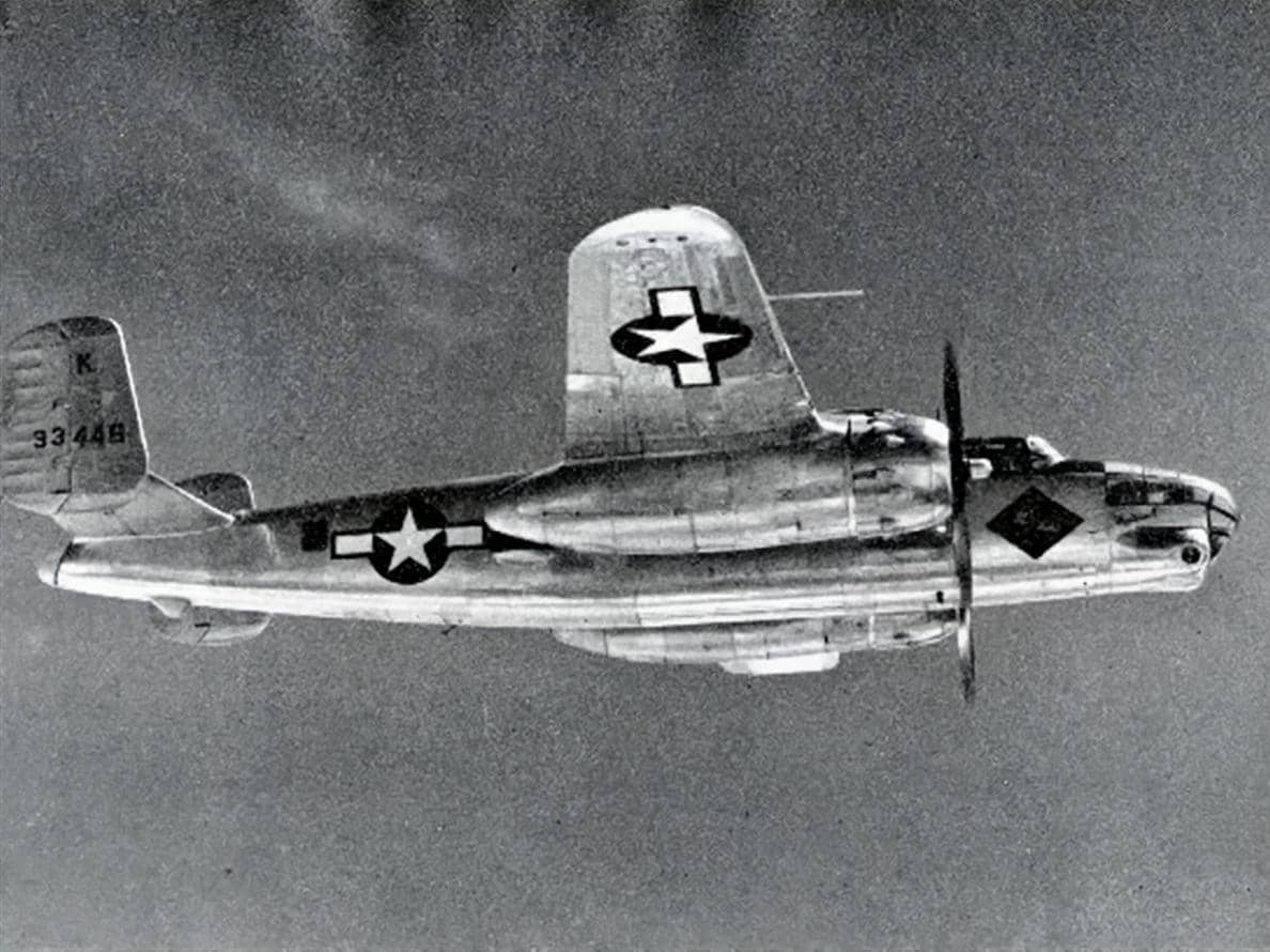 北美 F-10「米切尔」照相侦察机