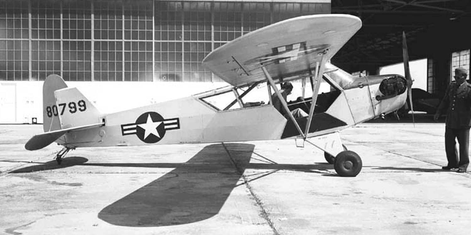 派珀 L-4J「蚱蜢」联络侦察机
