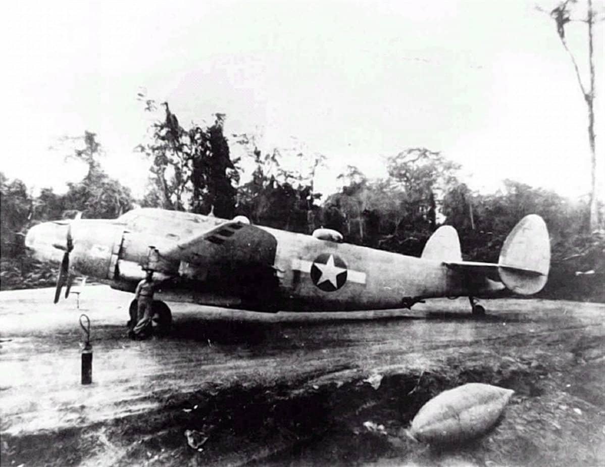 1943年，美国海军陆战队第531夜间战斗机中队（VMF(N)-531）的一架洛克希德PV-1「文图拉」夜间战斗机在西南太平洋作战。少数PV-1曾加装AI Mk IV搜索雷达临时充当夜间战斗机，支援所罗门群岛夜战。