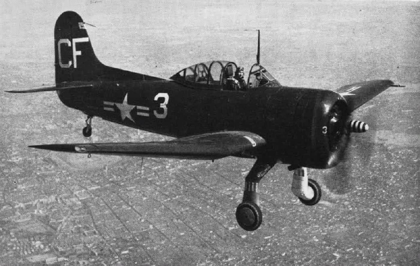 1948年,一架美国海军柯蒂斯SC-1「海鹰」侦察机飞越中国上海上空。该机隶属于克利夫兰级巡洋舰「杜鲁斯」号(USS Duluth,CL-87),曾被运经上海街头,并将原本的浮筒起落装置更换为轮式起落装置。