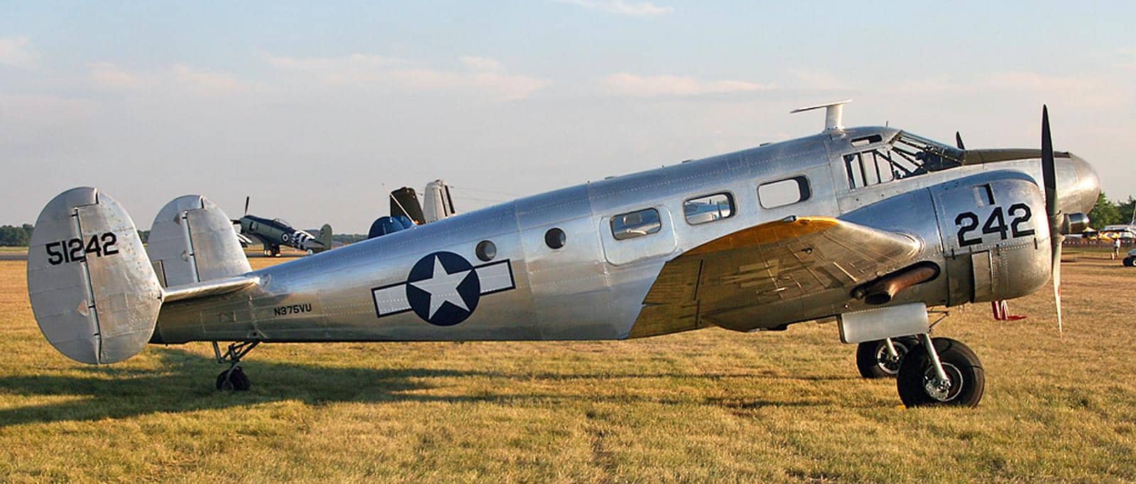 比奇 C-45「探险家」标准型运输机