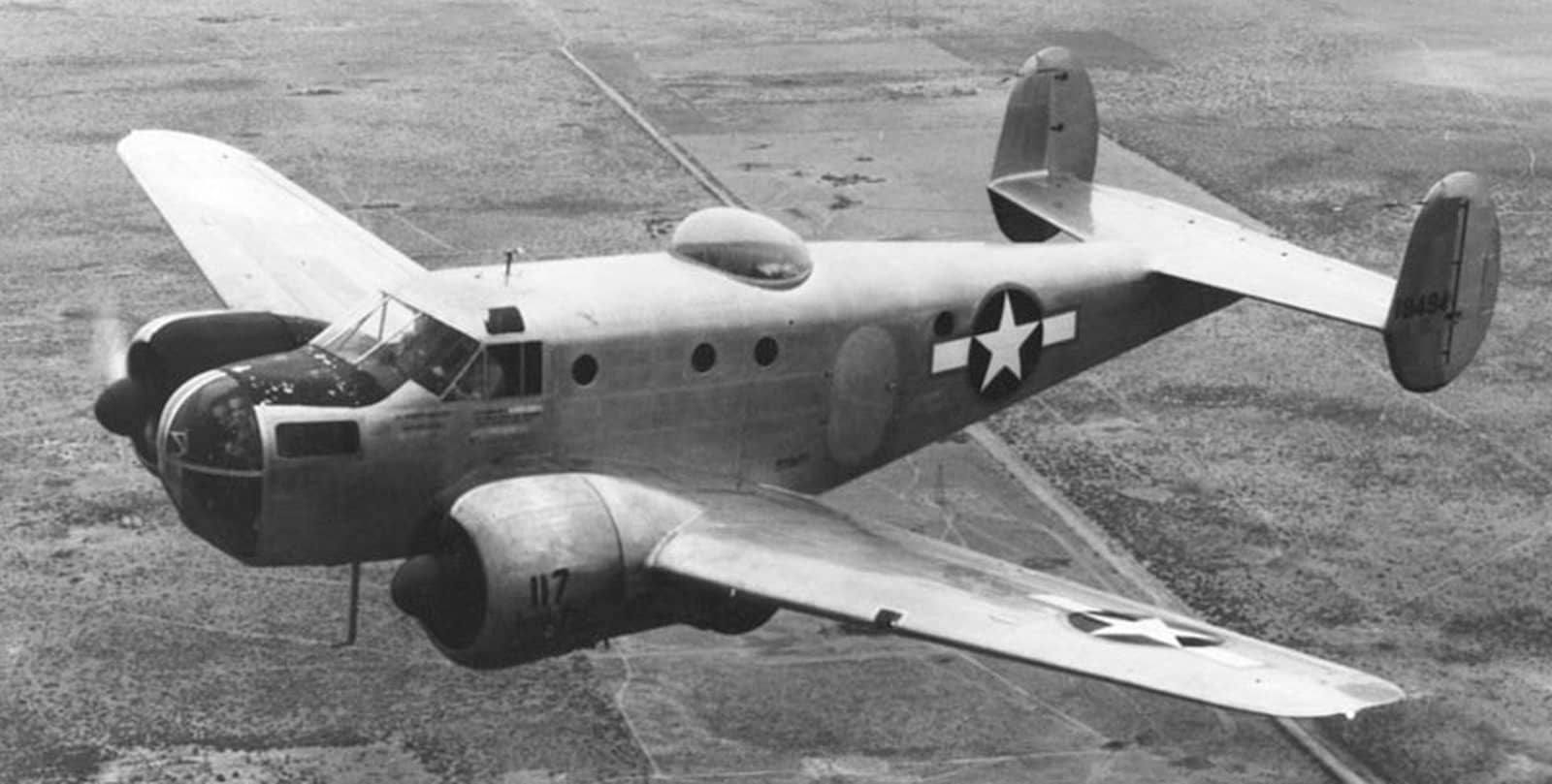 比奇 AT-11「堪萨斯人」轰炸教练型