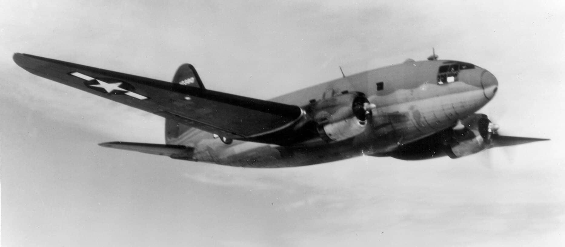 柯蒂斯 C-46「突击队员」标准型运输机